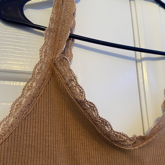 AE Tank Top - Picture 3 of 4